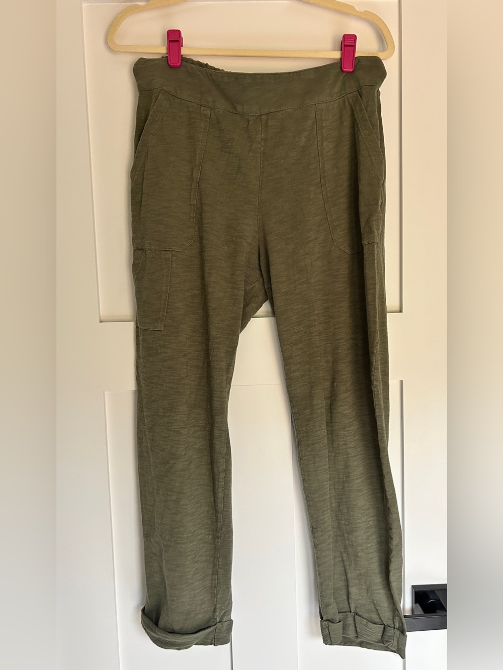 Women's Olive Ankle-Length Cropped Pants with Cargo Pocket